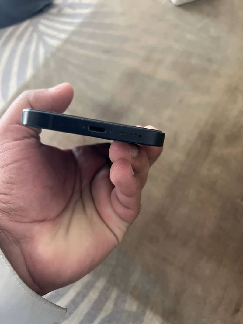 Apple iPhone 12 2