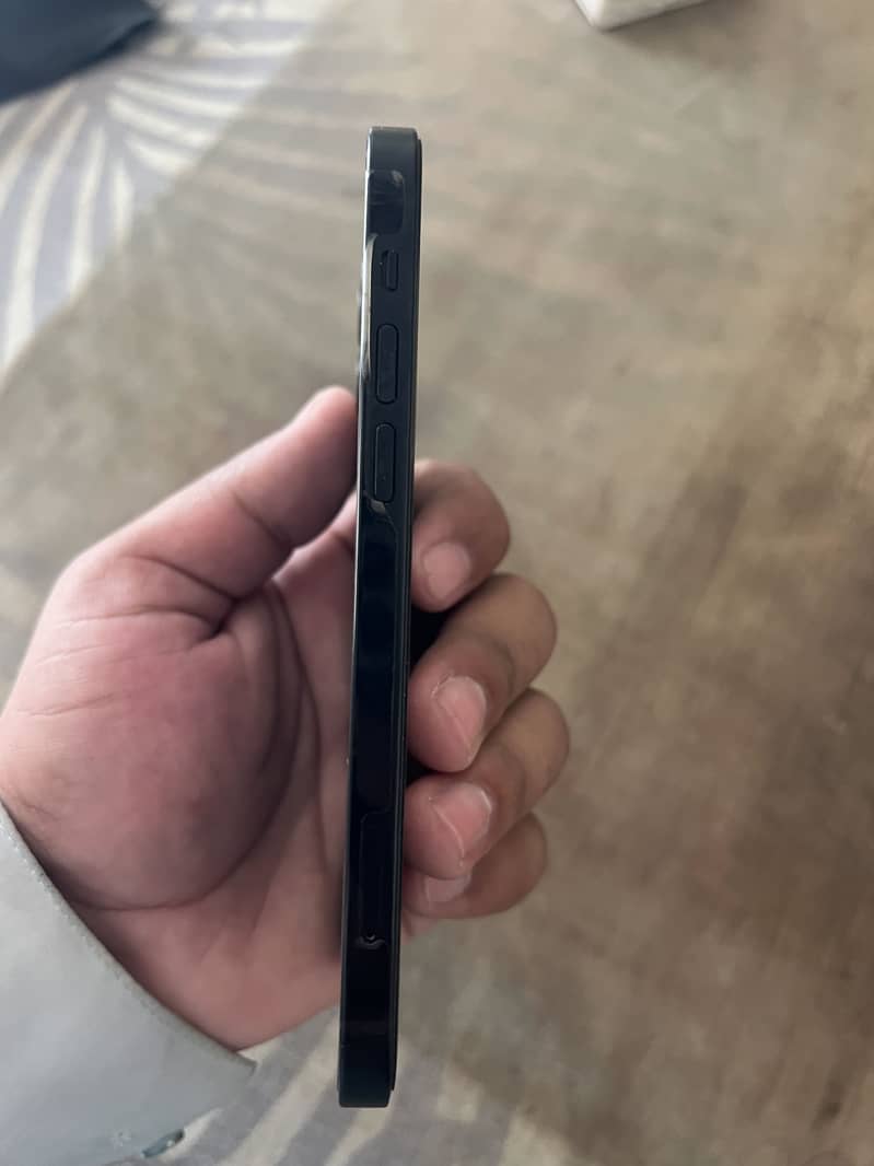 Apple iPhone 12 5