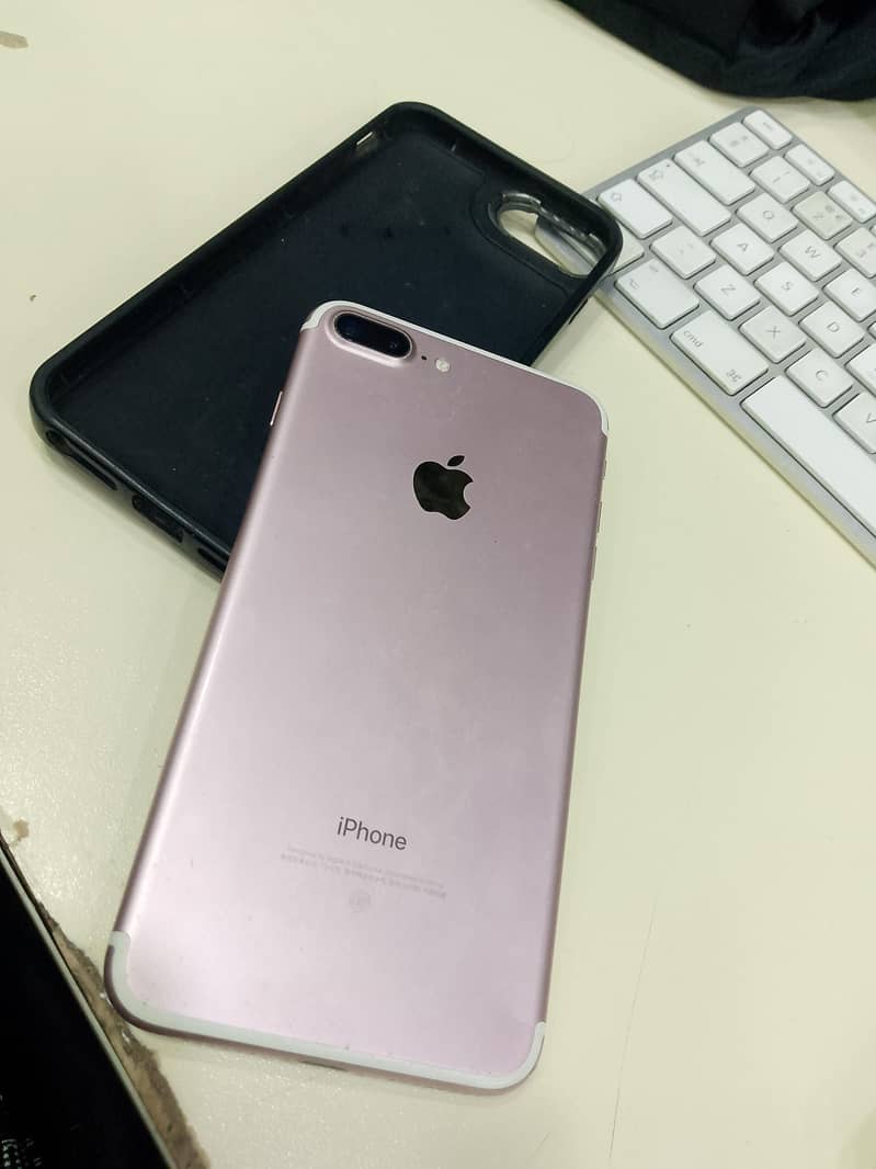 Apple iPhone 7 Plus 0