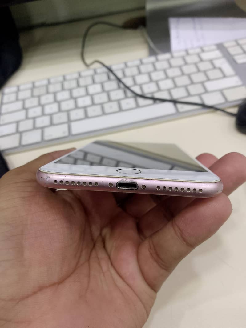 Apple iPhone 7 Plus 3