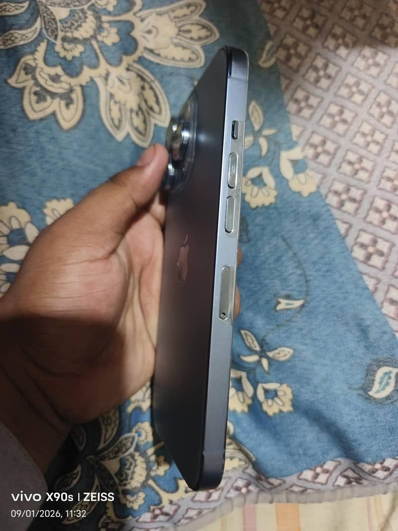 Apple iPhone 13 Pro 1