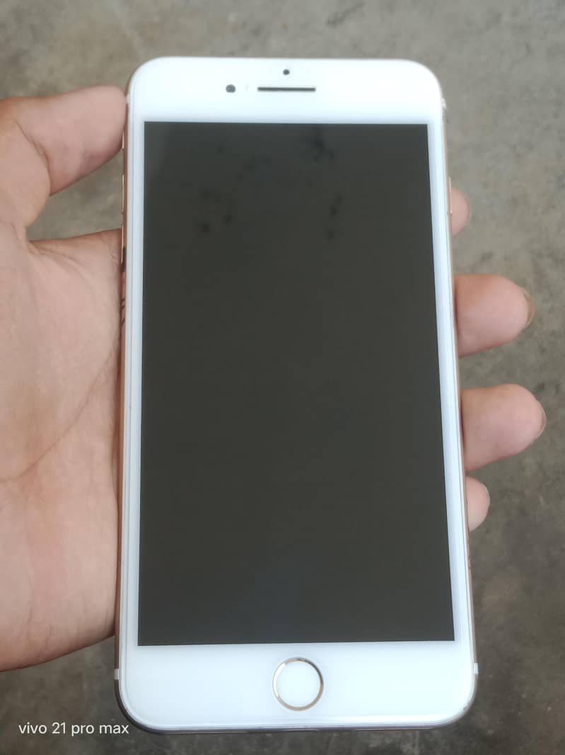 Apple iPhone 7 Plus 1