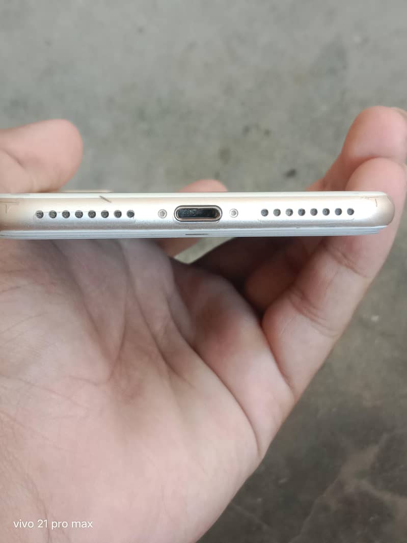 Apple iPhone 7 Plus 4