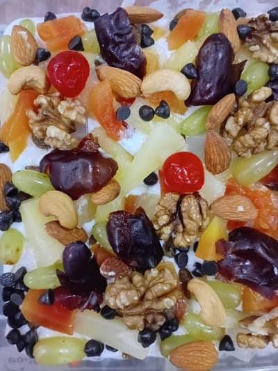 Fruit cream salad (shadiyon per serve kya janay wala Lazeez dessert)