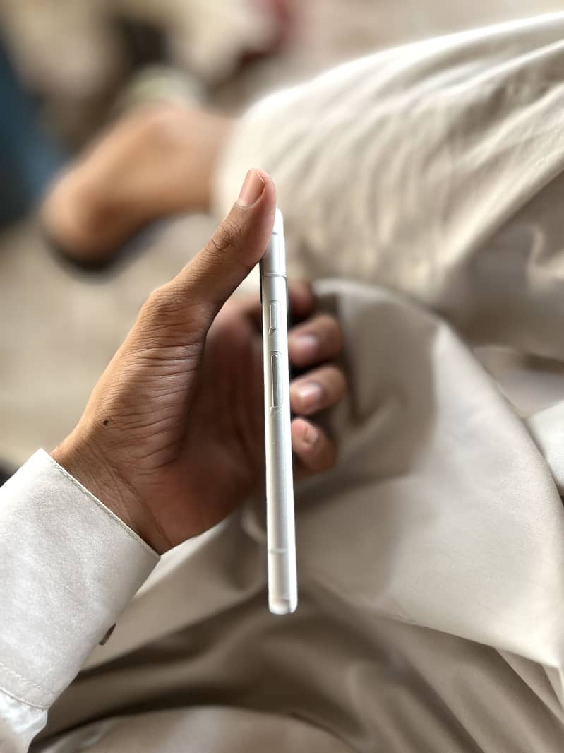 Google Pixel 7a 4