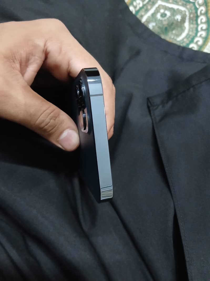 Apple iPhone 12 Pro 1