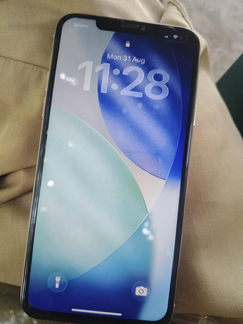 Apple iPhone 11 Pro 4