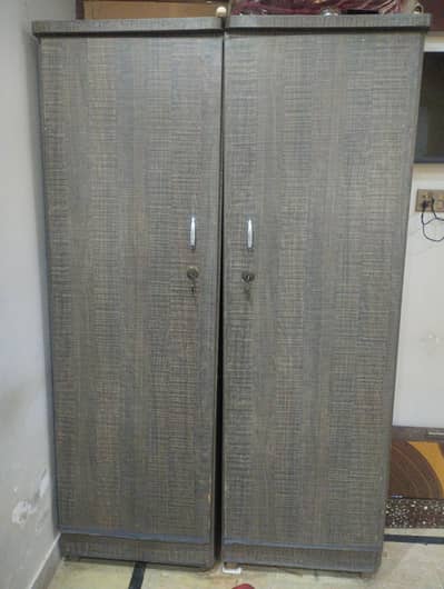used almari(wordrobe)