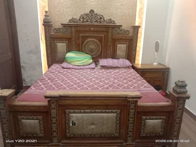 pure wood king size bed for sale
