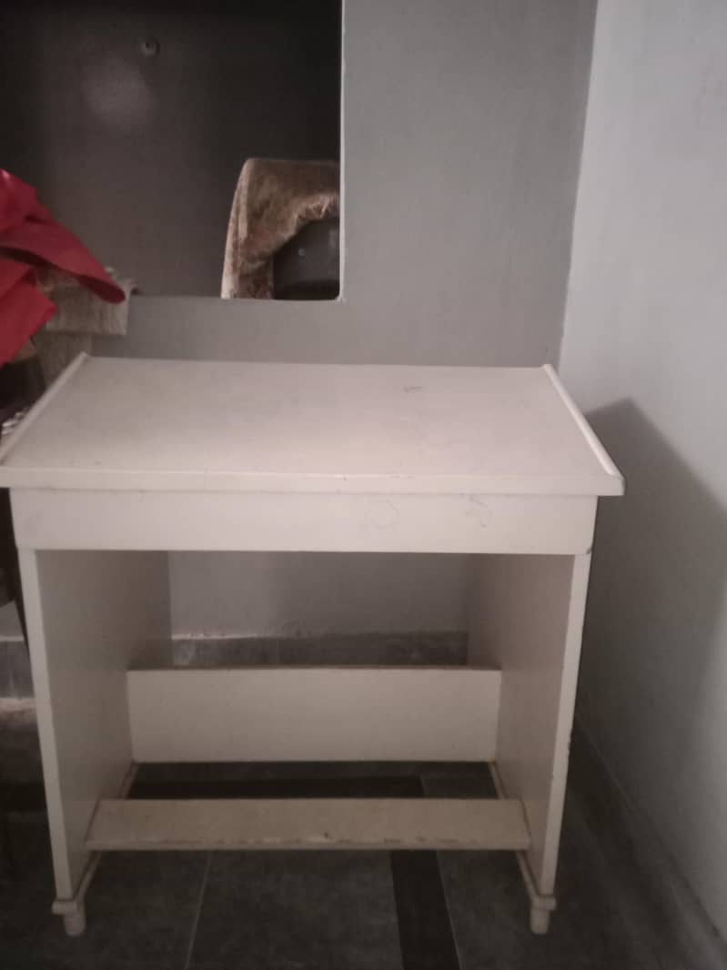 side table in house shape 2