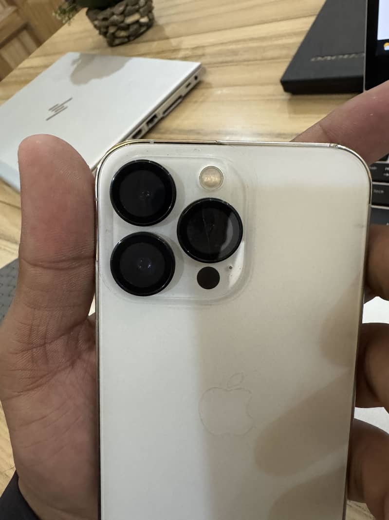 Apple iPhone 13 Pro 2