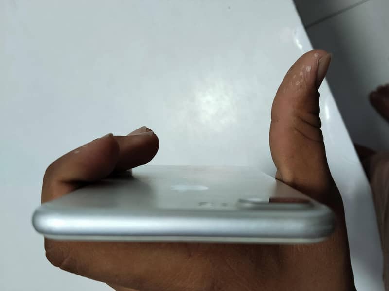Apple iPhone 7 Plus 2