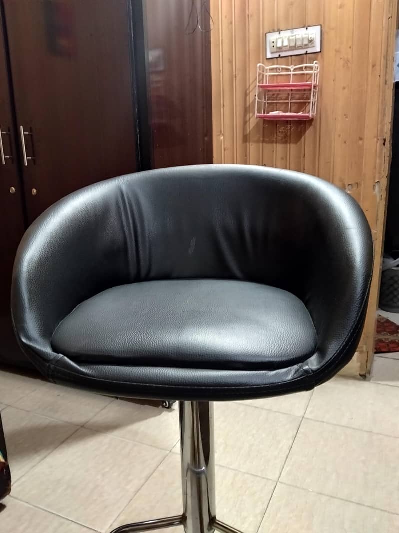 STUDY CHAIR 3