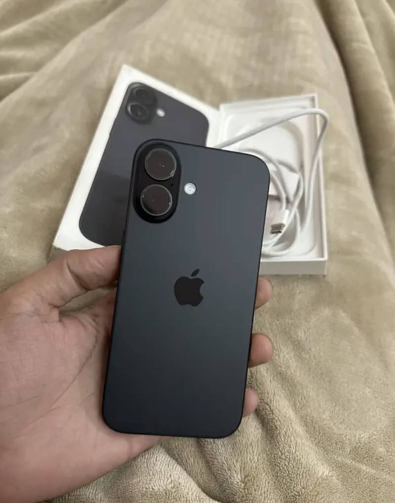 Apple iPhone 16 0