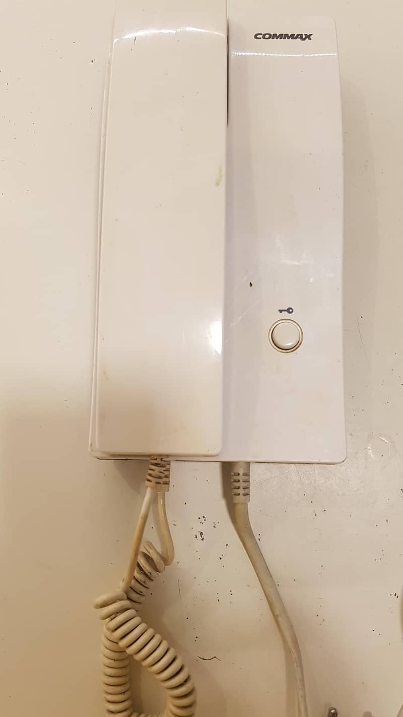 DOOR INTERCOM 1