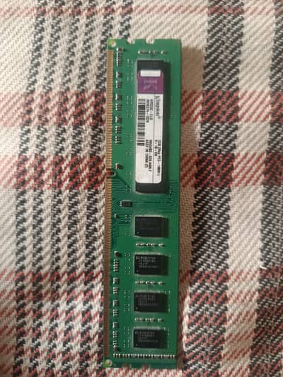 DDR3 Desktop RAM (240-pin DIMM) 1333 Mhz 2Gb for sale