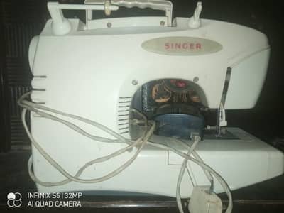 Singer sewing machine like new