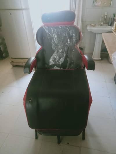 Makeup Chair for Bridal Facial For Beauty Salon Parlour in 15k