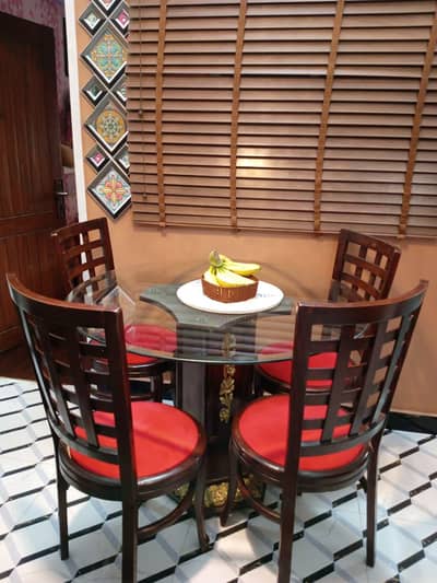 4 chair dinning table