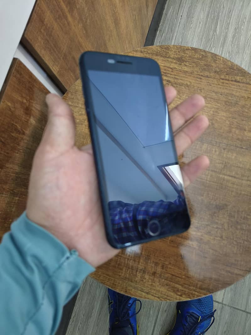Apple iPhone 7 Plus 1
