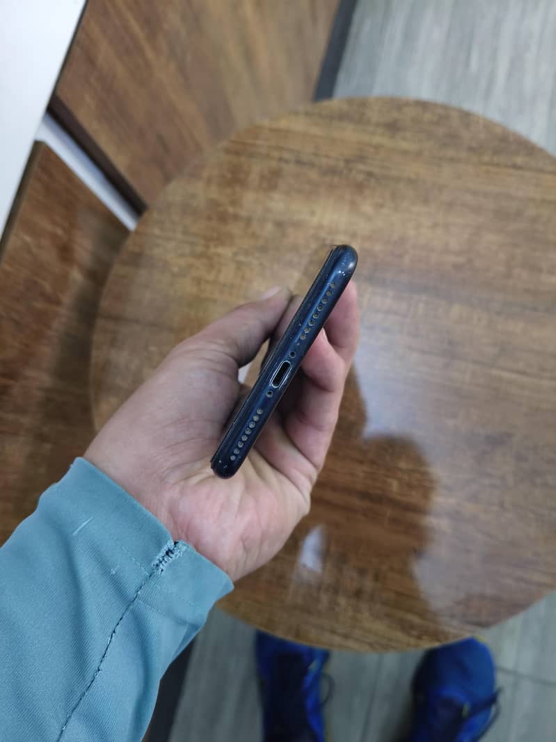 Apple iPhone 7 Plus 2