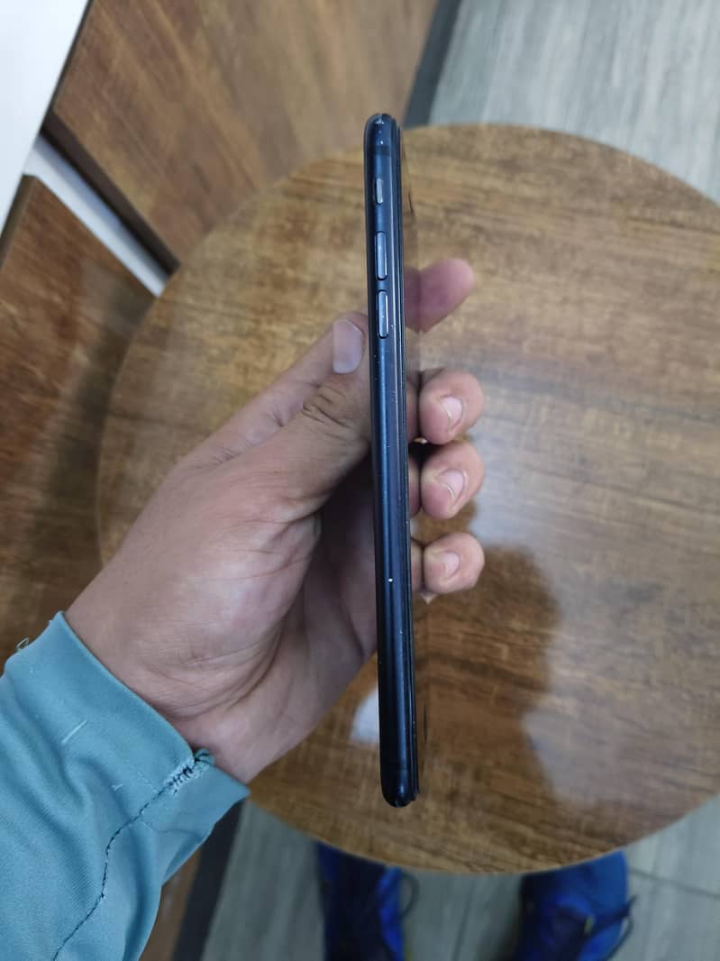 Apple iPhone 7 Plus 3