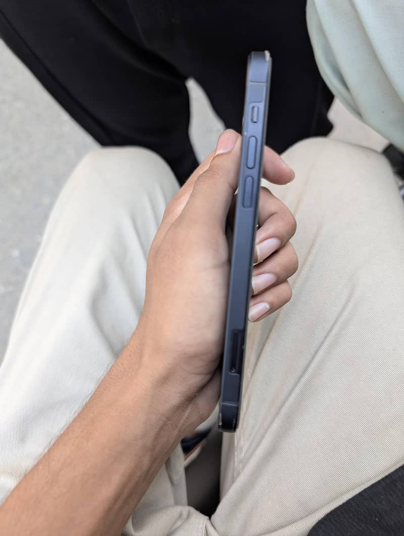 Apple iPhone 12 1