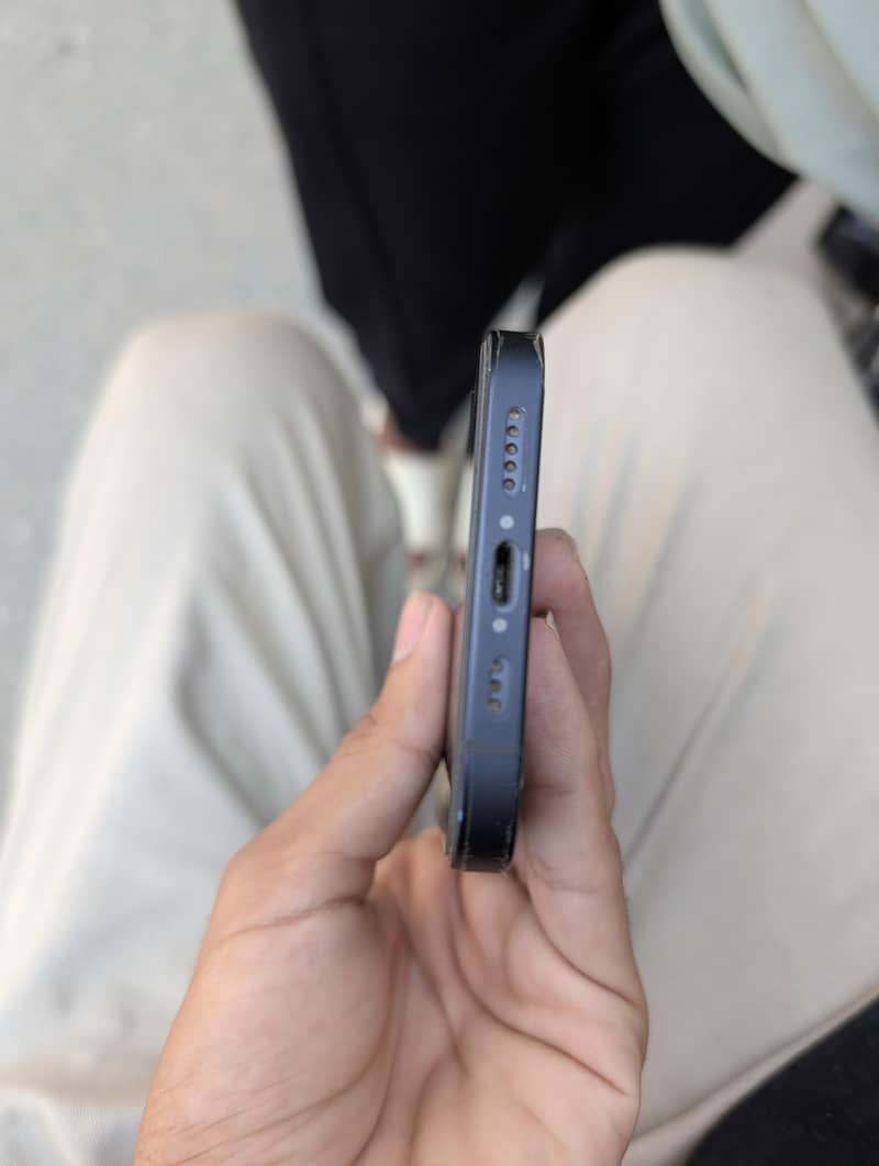 Apple iPhone 12 2
