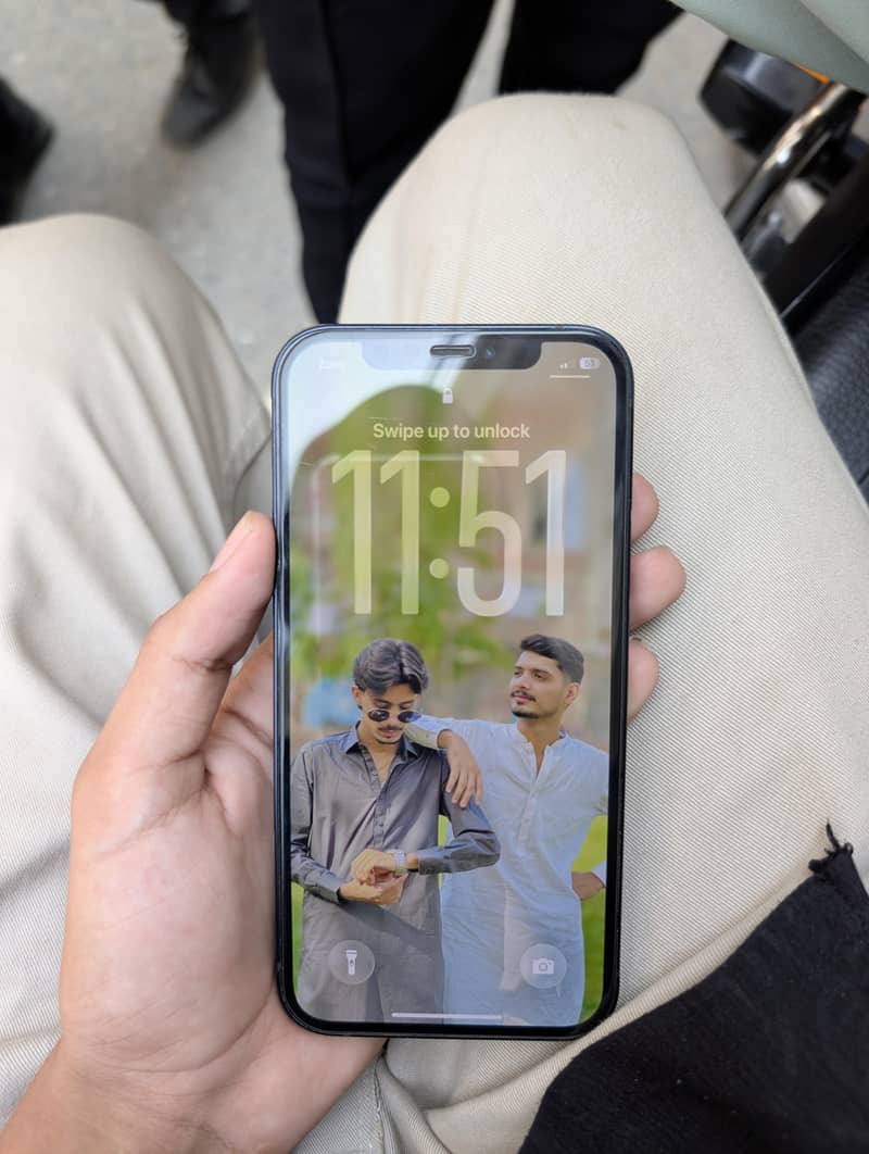 Apple iPhone 12 4