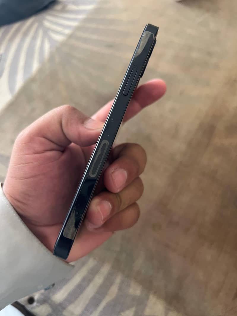 Apple iPhone 12 5
