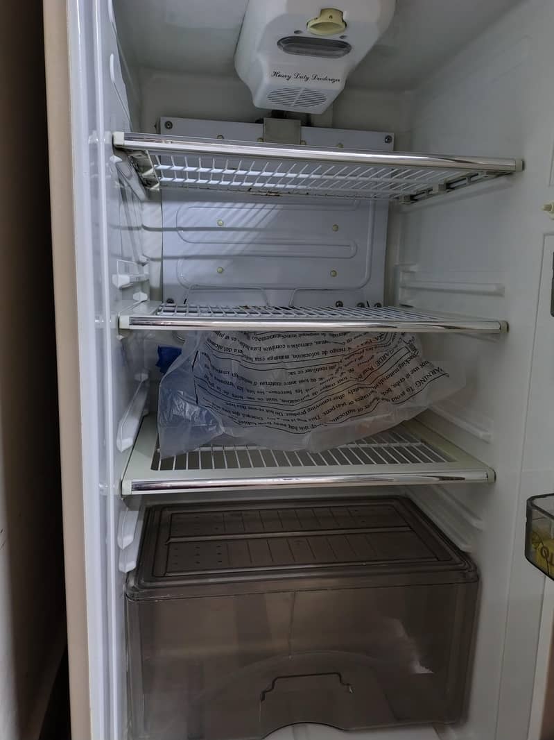 Refrigerator 4
