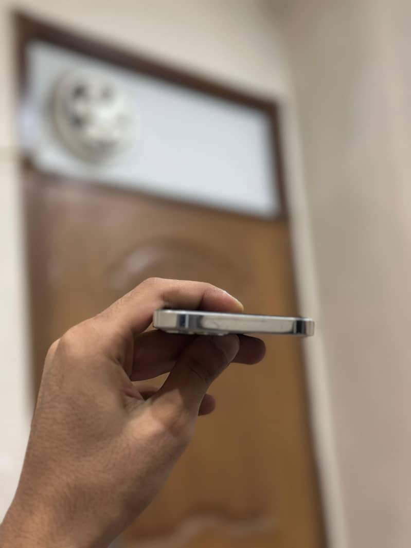 Apple iPhone 12 Pro 4