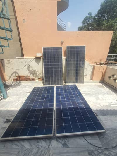 4 solar panels with 2 L2 stands