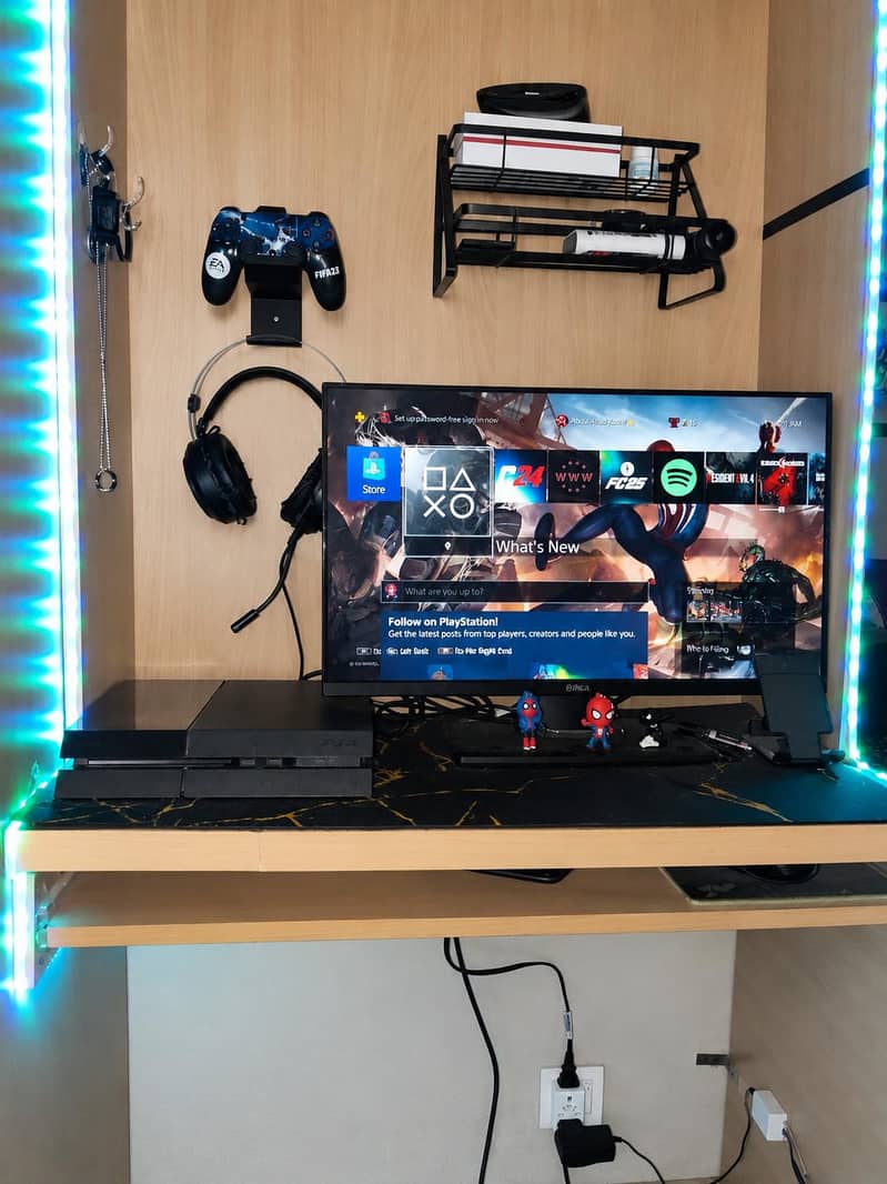 PS4 500GB + 2 Controllers 2
