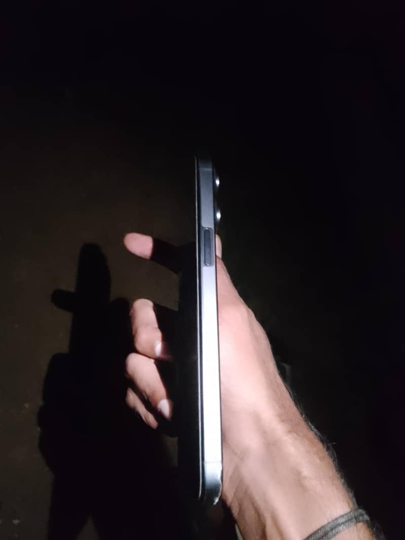 Apple iPhone 15 Pro Max 3