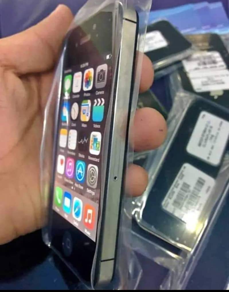 Apple iPhone 4 0