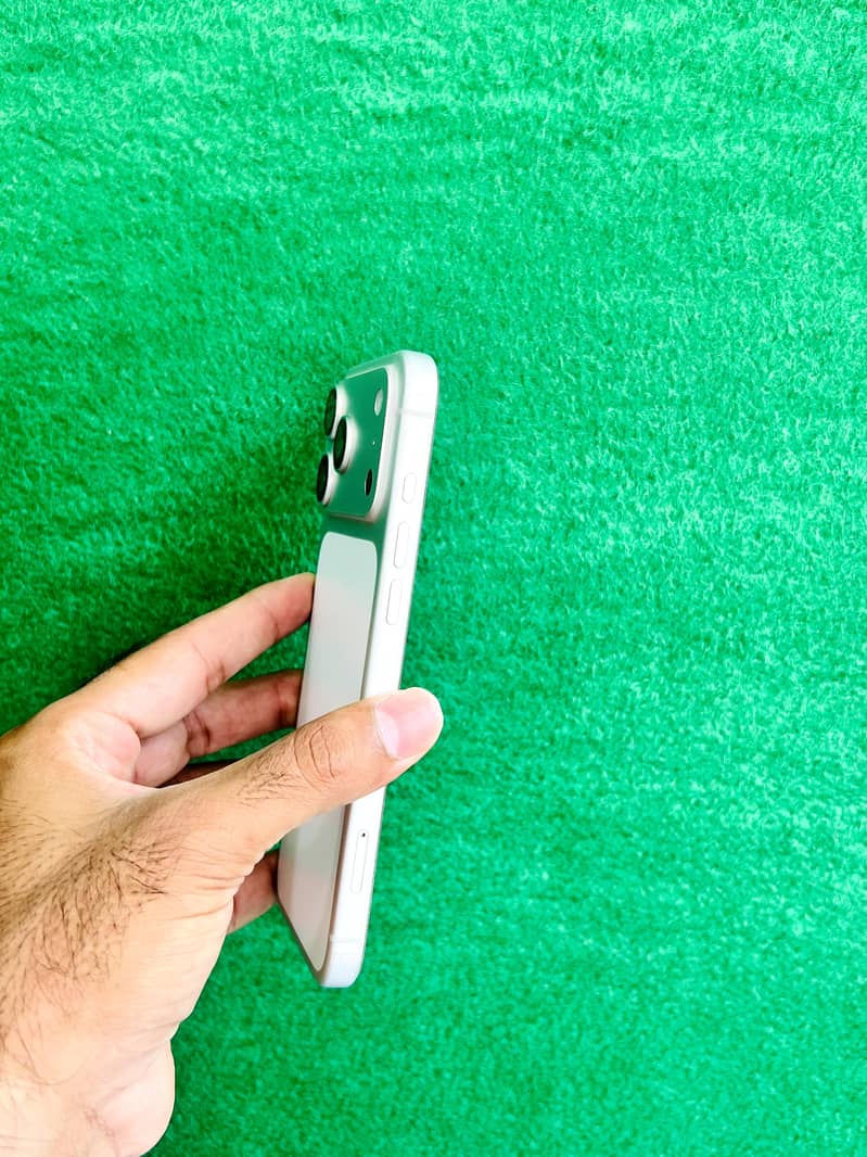 Apple iPhone 17 Pro Max 6