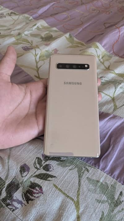 mobile for sale s10 5G condition 10/8 water pack ram 8GB storage
