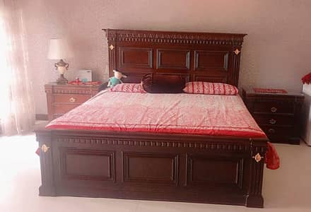 Bed set with 2 side tables and dressing table with frame