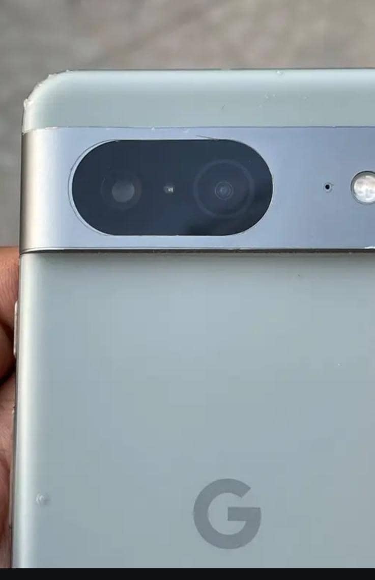 Google Pixel 8 4