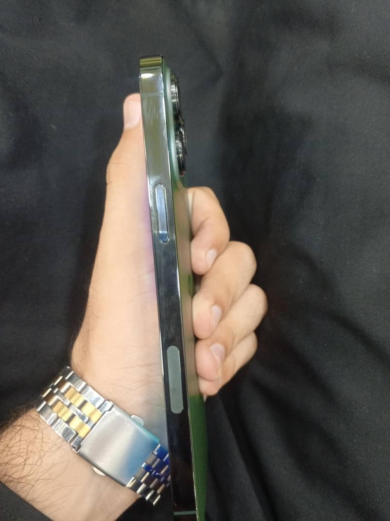 Apple iPhone 13 Pro Max 1
