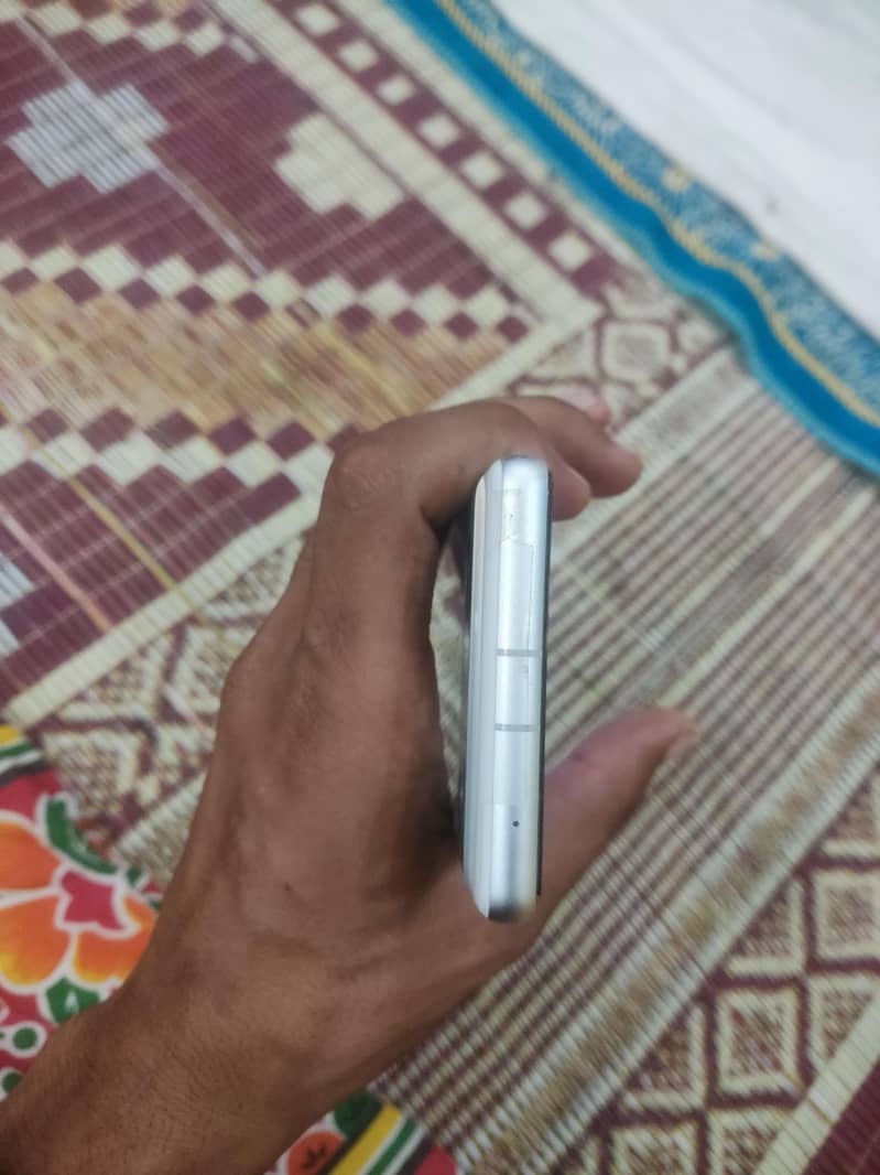 Google Pixel 7a 5