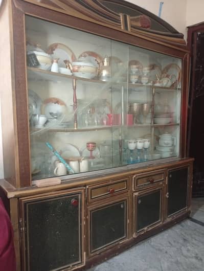 Used Showcase in low budget