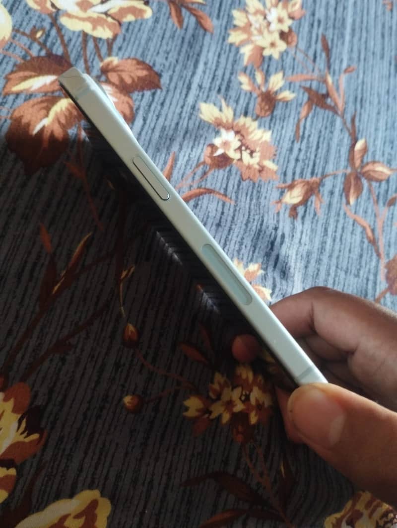 Apple iPhone 15 3