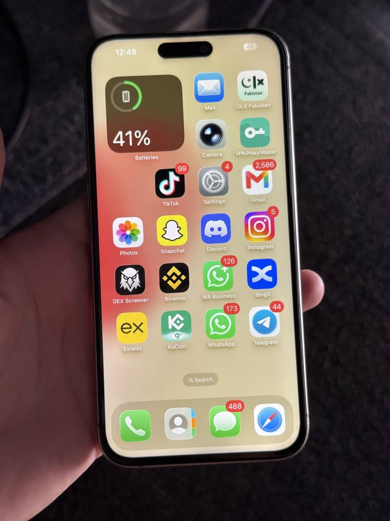 Apple iPhone 15 Pro Max 2