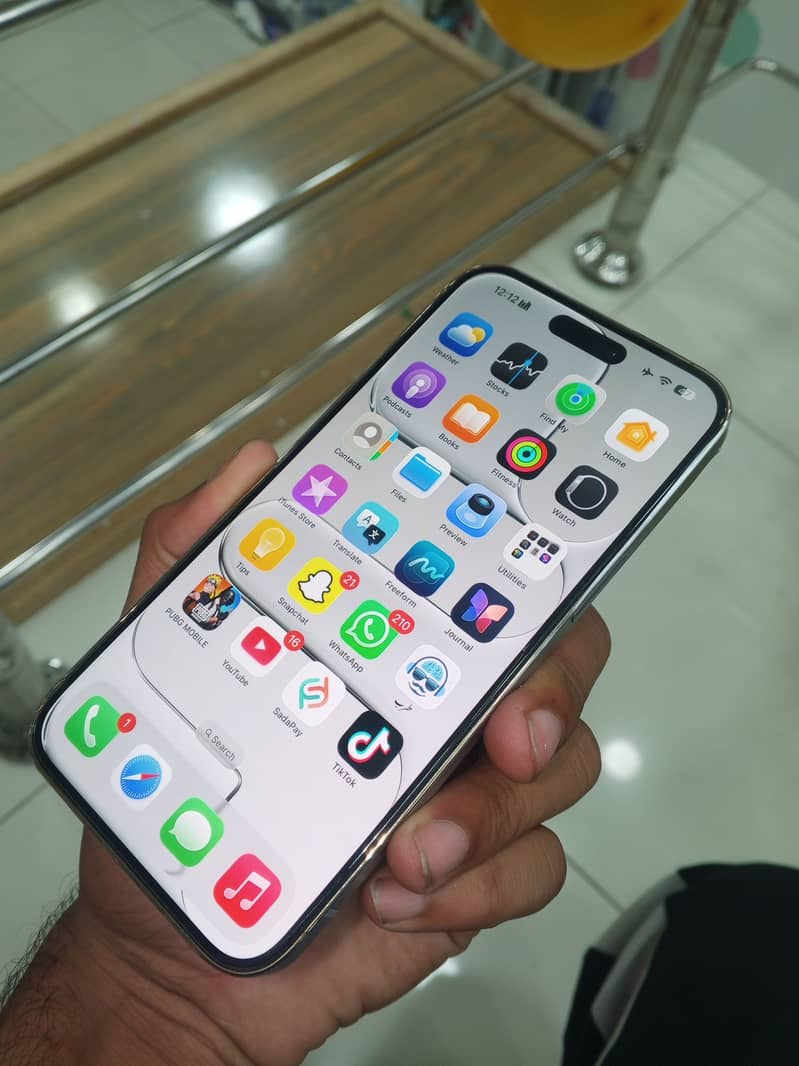 Apple iPhone 14 Pro Max 1