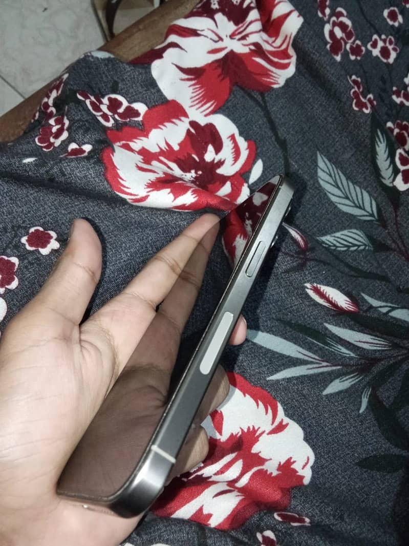 Apple iPhone 15 Pro 1
