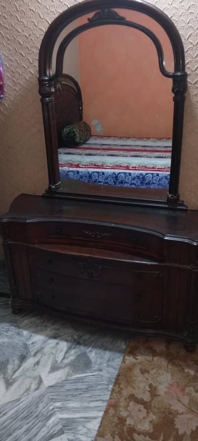 Wooden Dressing Table with Large Mirror – Strong & Durable