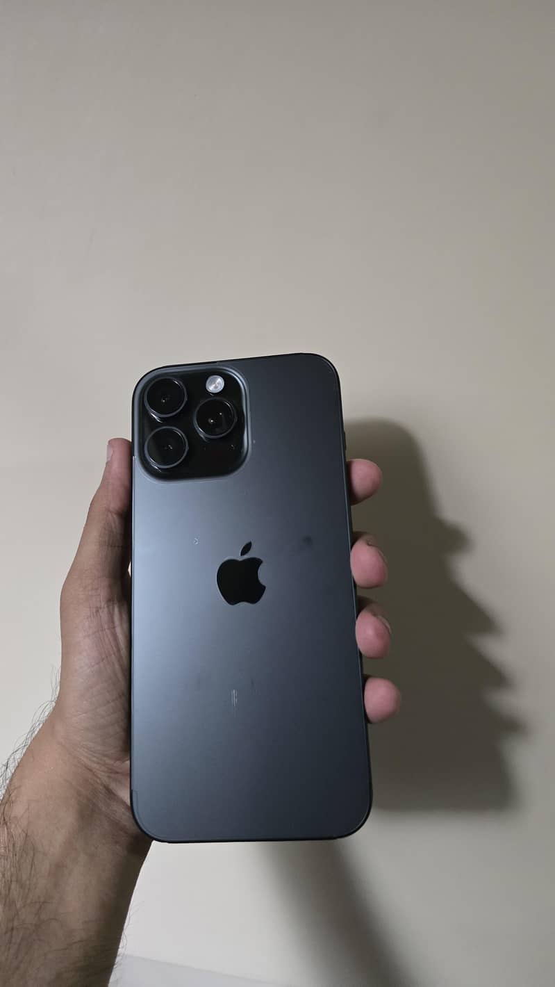 Apple iPhone 16 Pro Max 2