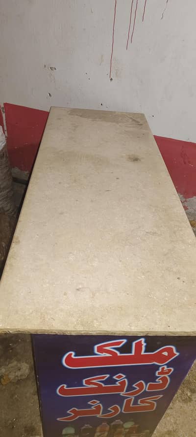 metal Counter Hai or oper marble ka shelf Hai
